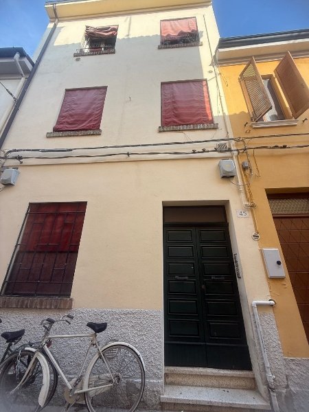 appartamento in vendita a Ferrara in zona Centro Storico