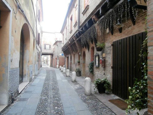 appartamento in vendita a Ferrara in zona Centro Storico