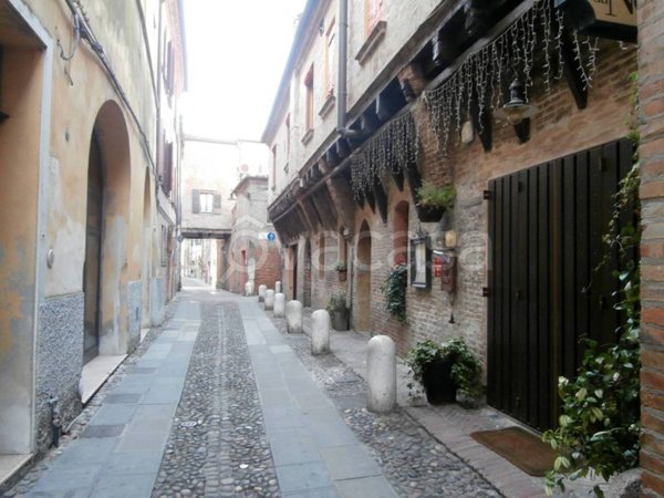 appartamento in vendita a Ferrara in zona Centro Storico