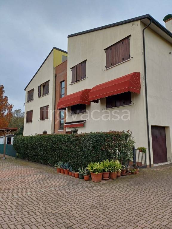 appartamento in vendita a Ferrara in zona Centro Storico