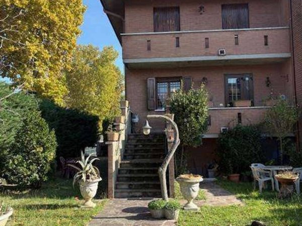 casa indipendente in vendita a Ferrara in zona Cona