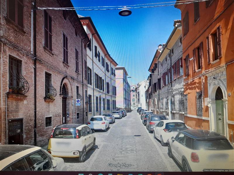 casa indipendente in vendita a Ferrara in zona Centro Storico