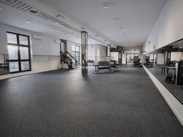 negozio in vendita a Ferrara in zona Pontelagoscuro