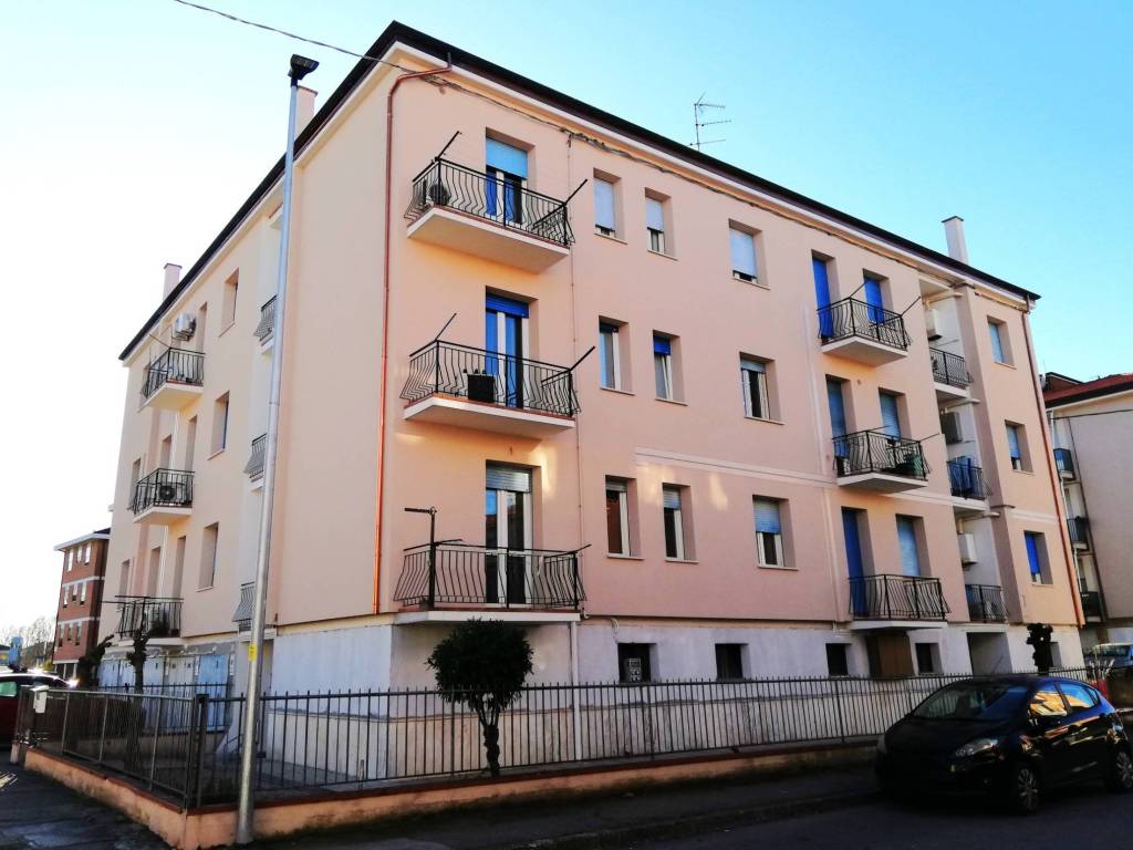 appartamento in vendita a Ferrara in zona Centro Storico