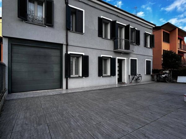 casa indipendente in vendita a Ferrara