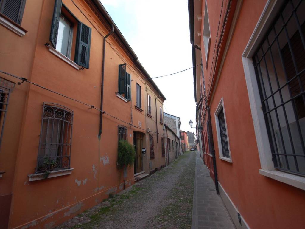 casa indipendente in vendita a Ferrara