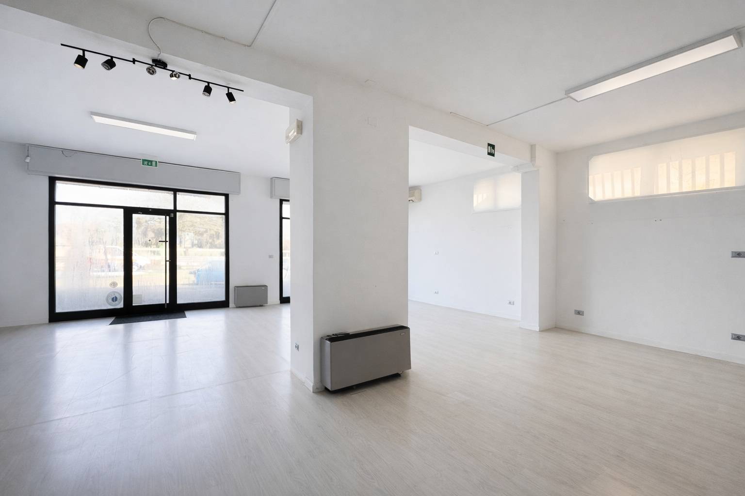 locale commerciale in vendita a Ferrara