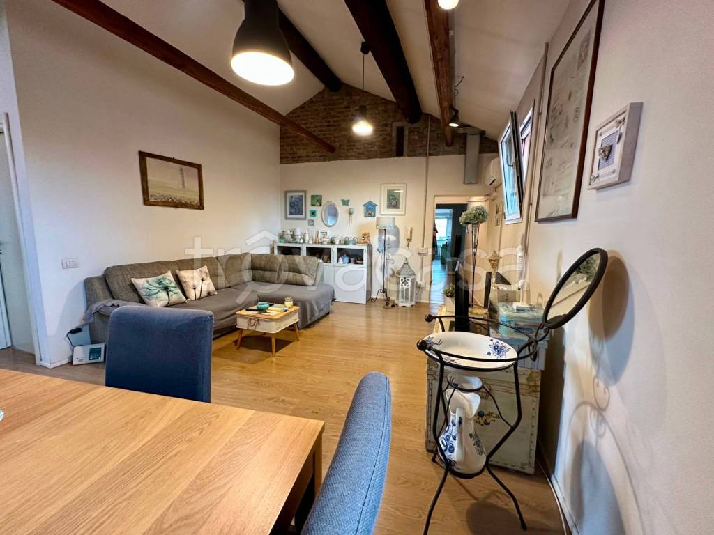 appartamento in vendita a Ferrara in zona Centro Storico