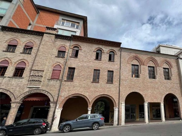appartamento in vendita a Ferrara in zona Centro Storico