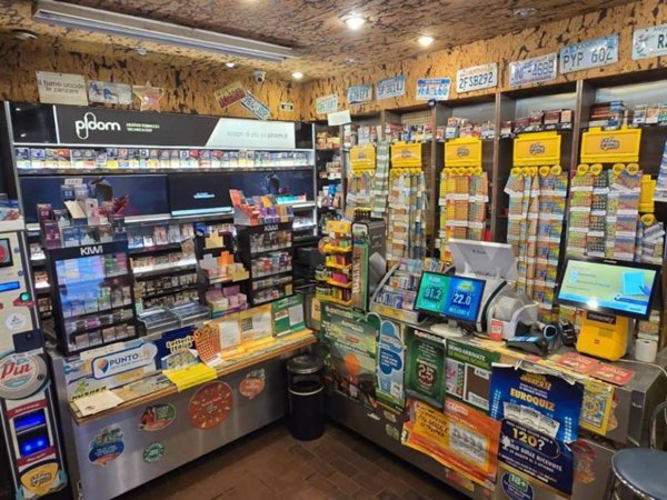 negozio in vendita a Ferrara