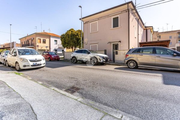 casa semindipendente in vendita a Ferrara