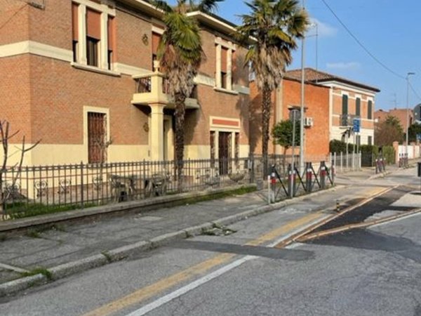 casa indipendente in vendita a Ferrara in zona Porotto / Cassana