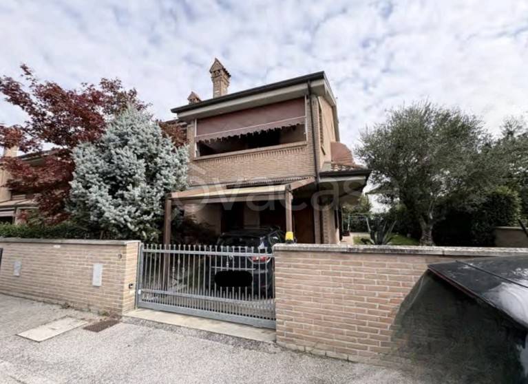 casa indipendente in vendita a Ferrara in zona Aguscello