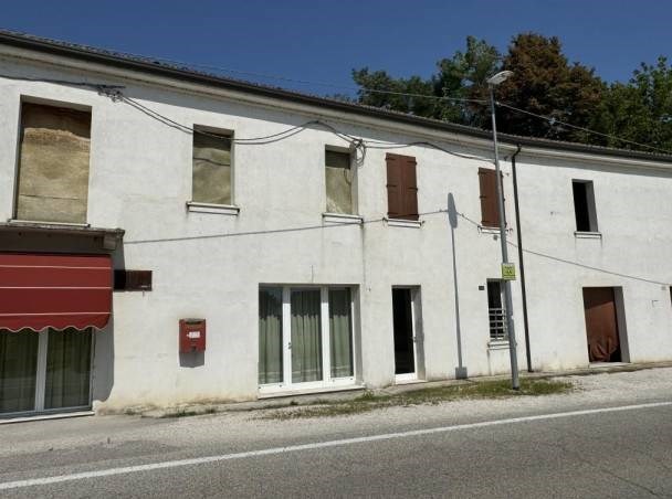 terreno edificabile in vendita a Ferrara