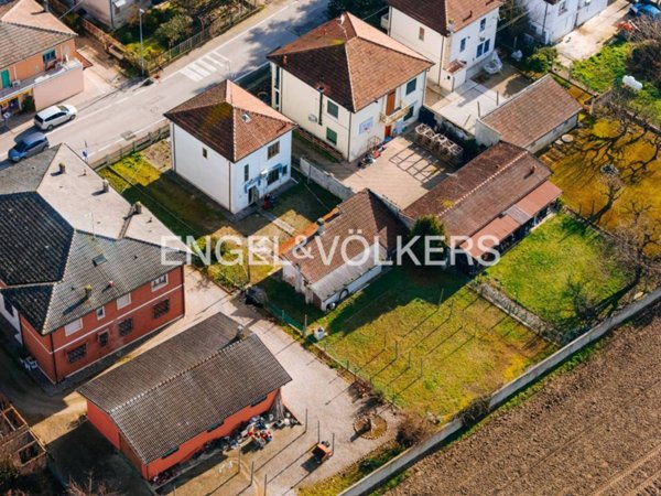casa indipendente in vendita a Ferrara in zona Casaglia
