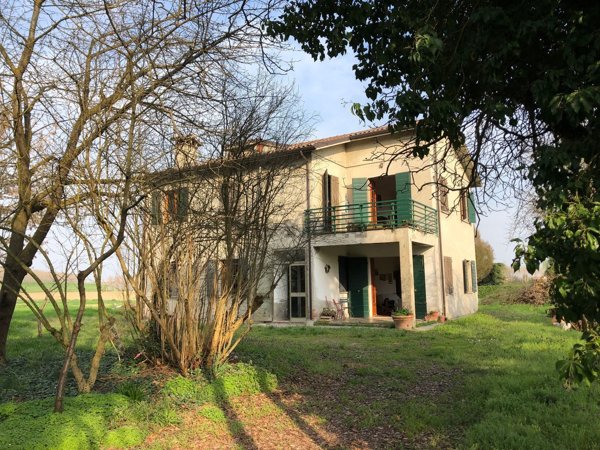 casa indipendente in vendita a Ferrara in zona Pescara