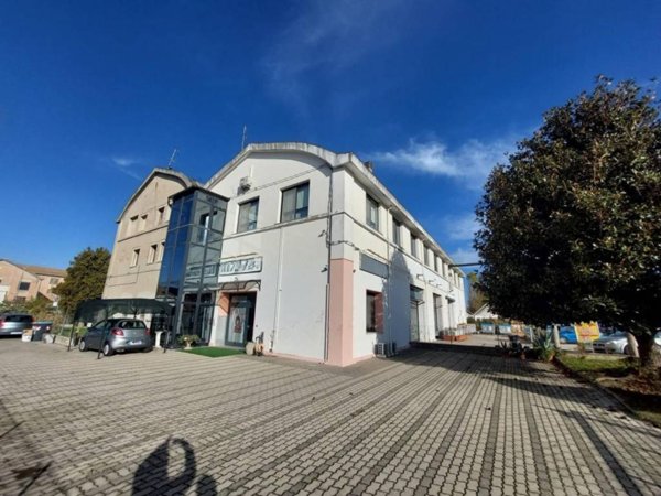 intera palazzina in vendita a Ferrara in zona Pontelagoscuro