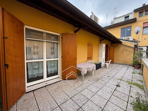 appartamento in vendita a Ferrara in zona Centro Storico