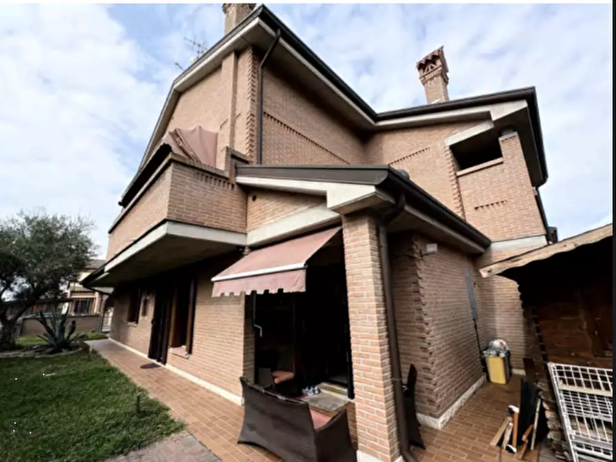 casa indipendente in vendita a Ferrara