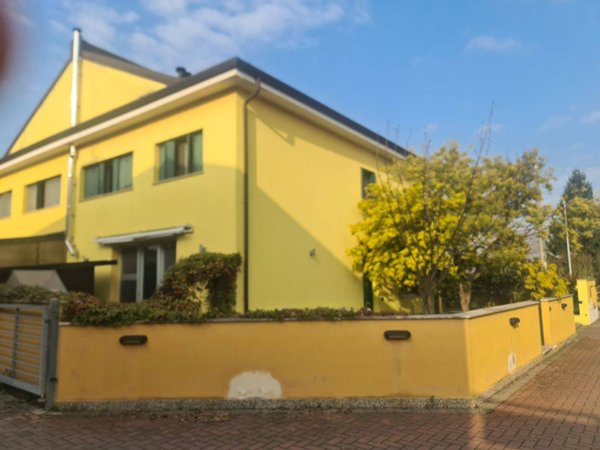 casa indipendente in vendita a Ferrara in zona San Martino