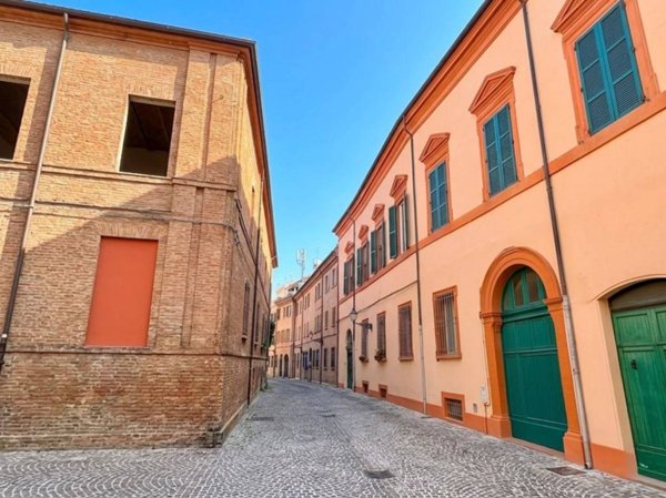 appartamento in vendita a Ferrara in zona Centro Storico