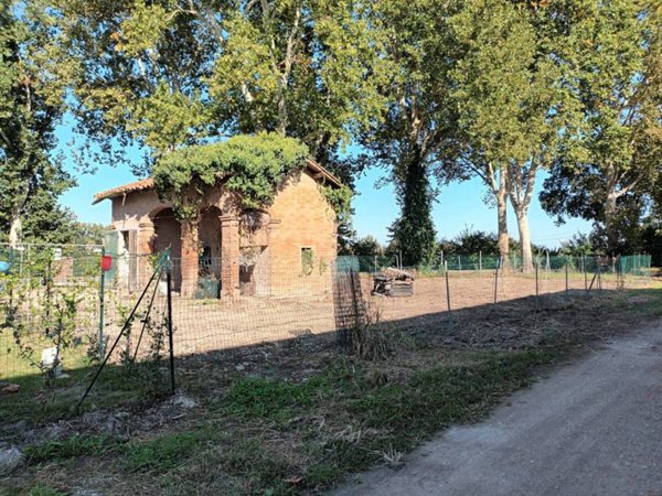 locale di sgombero in vendita a Ferrara in zona Boara