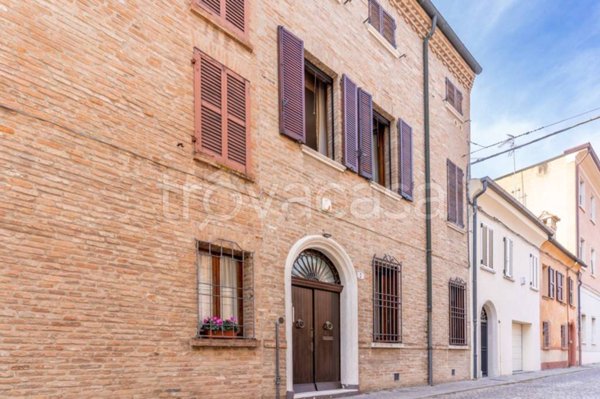 casa indipendente in vendita a Ferrara in zona Centro Storico