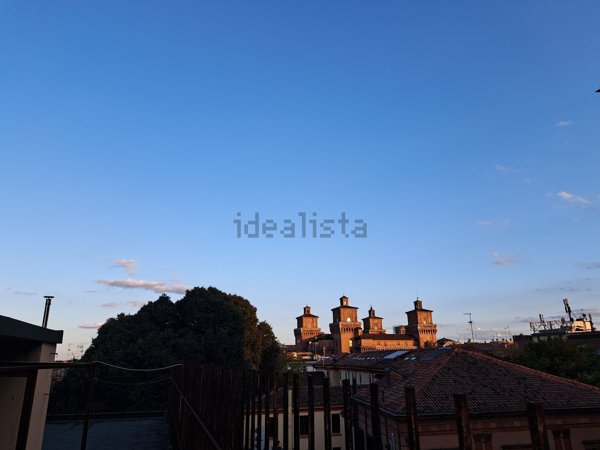 appartamento in vendita a Ferrara in zona Centro Storico