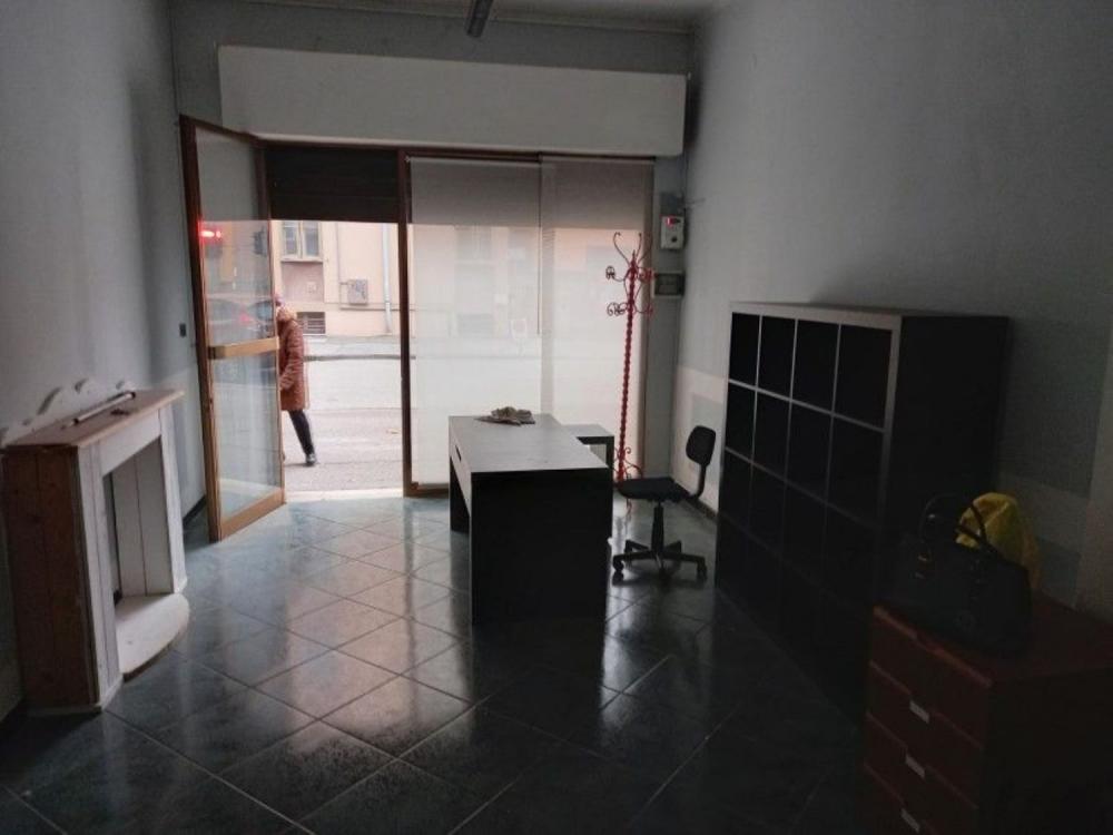 locale commerciale in vendita a Ferrara