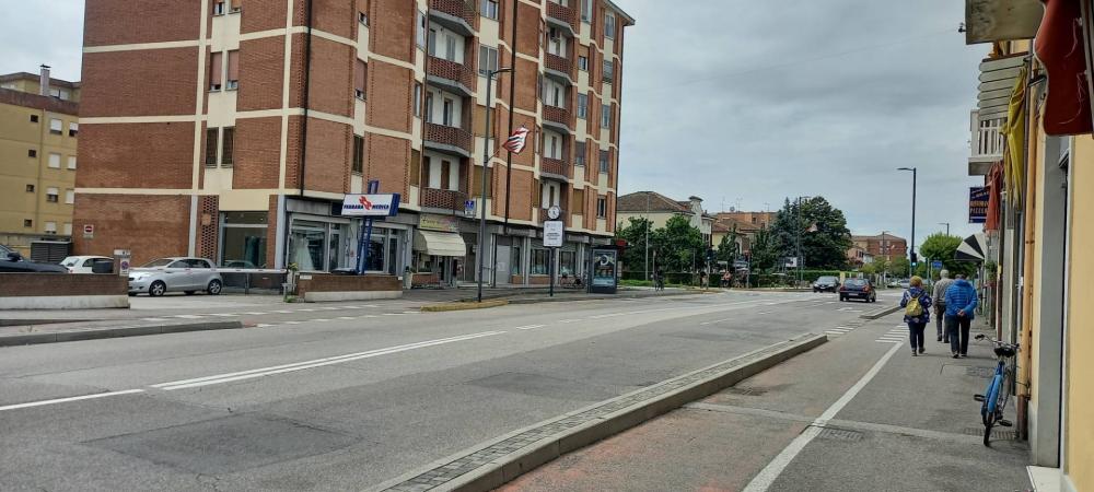 locale commerciale in vendita a Ferrara