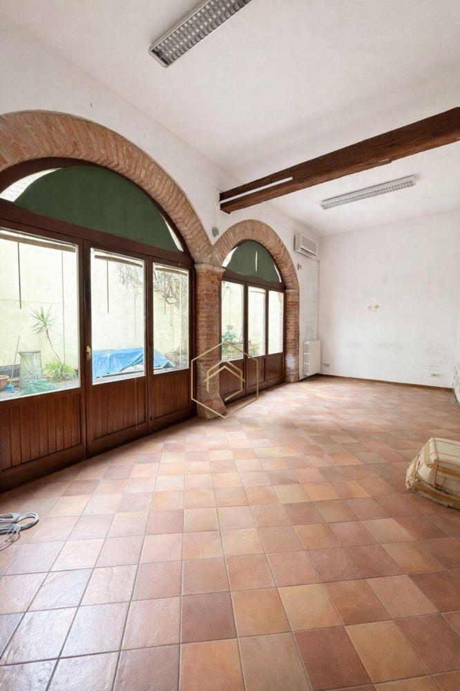 casa indipendente in vendita a Ferrara in zona Centro Storico