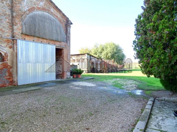 casa indipendente in vendita a Ferrara in zona Marrara