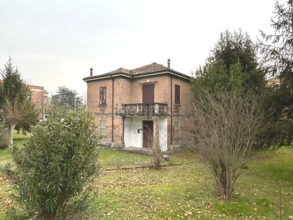 casa indipendente in vendita a Ferrara