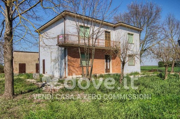 casa indipendente in vendita a Ferrara in zona Monestirolo