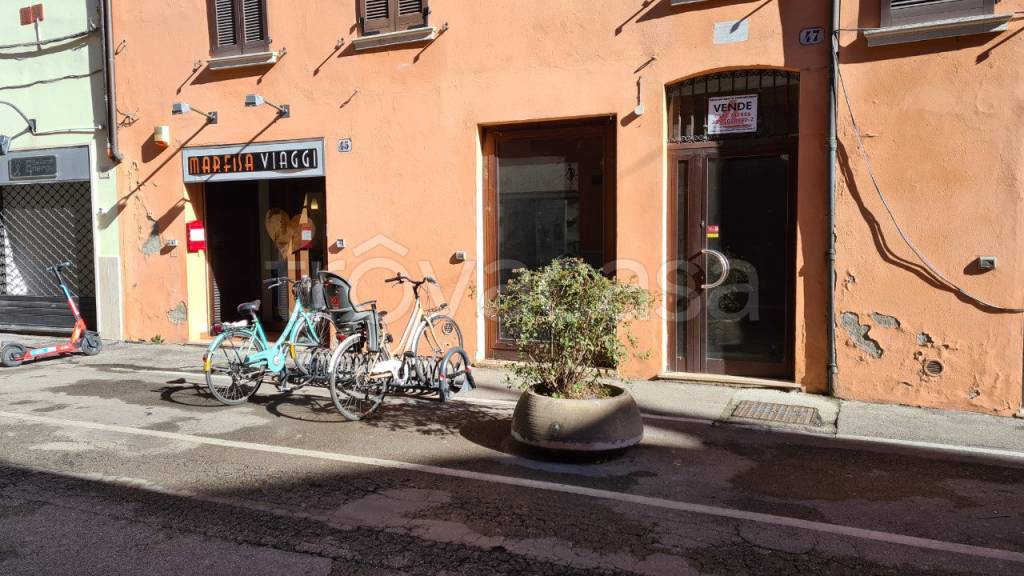 negozio in vendita a Ferrara