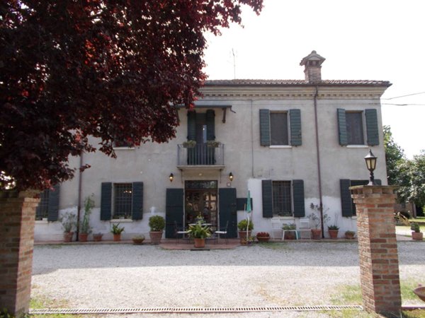 casa indipendente in vendita a Ferrara in zona Cona
