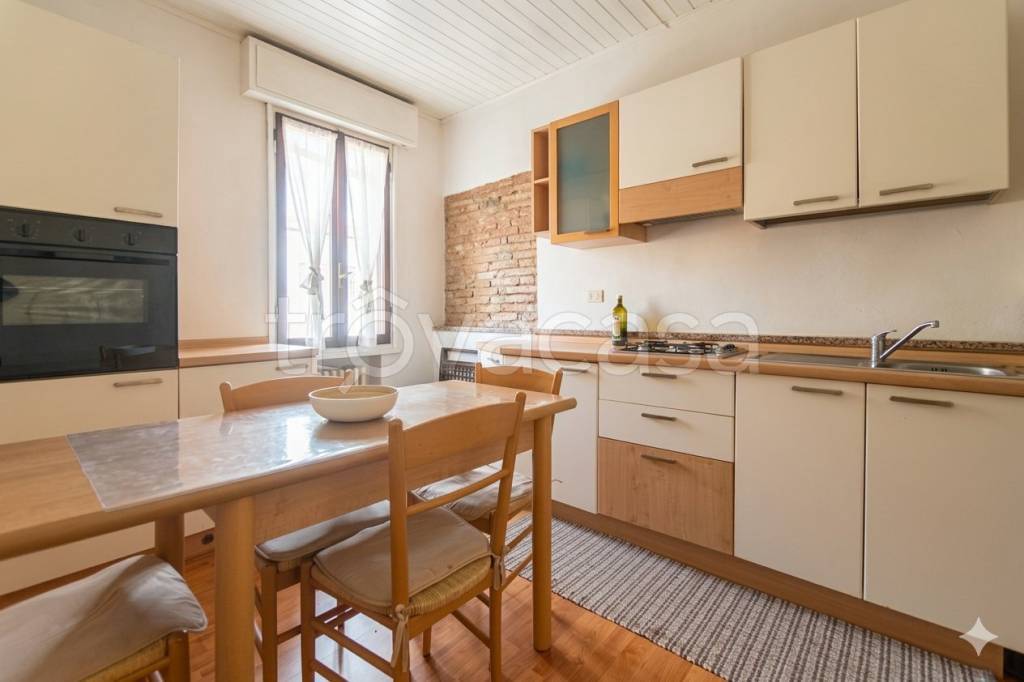 casa indipendente in vendita a Ferrara in zona Centro Storico