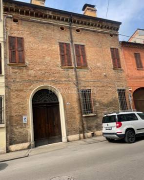 appartamento in vendita a Ferrara in zona Centro Storico