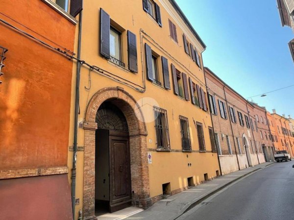 appartamento in vendita a Ferrara in zona Centro Storico
