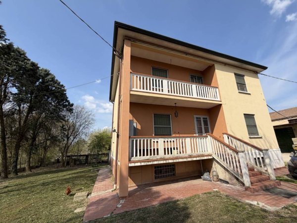 casa indipendente in vendita a Ferrara in zona Boara