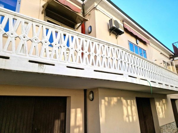 casa indipendente in vendita a Ferrara