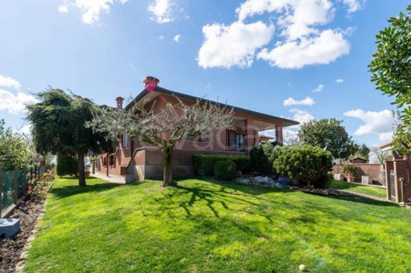 casa indipendente in vendita a Ferrara in zona Baura
