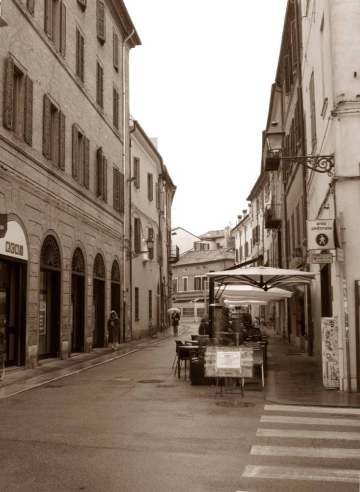 negozio in vendita a Ferrara in zona Centro Storico