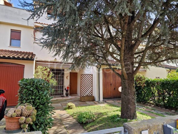 casa indipendente in vendita a Ferrara