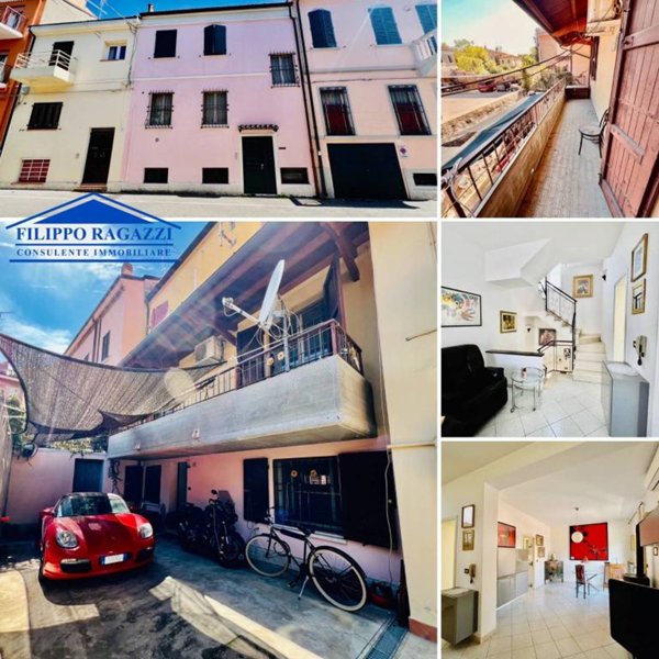 casa indipendente in vendita a Ferrara in zona Centro Storico
