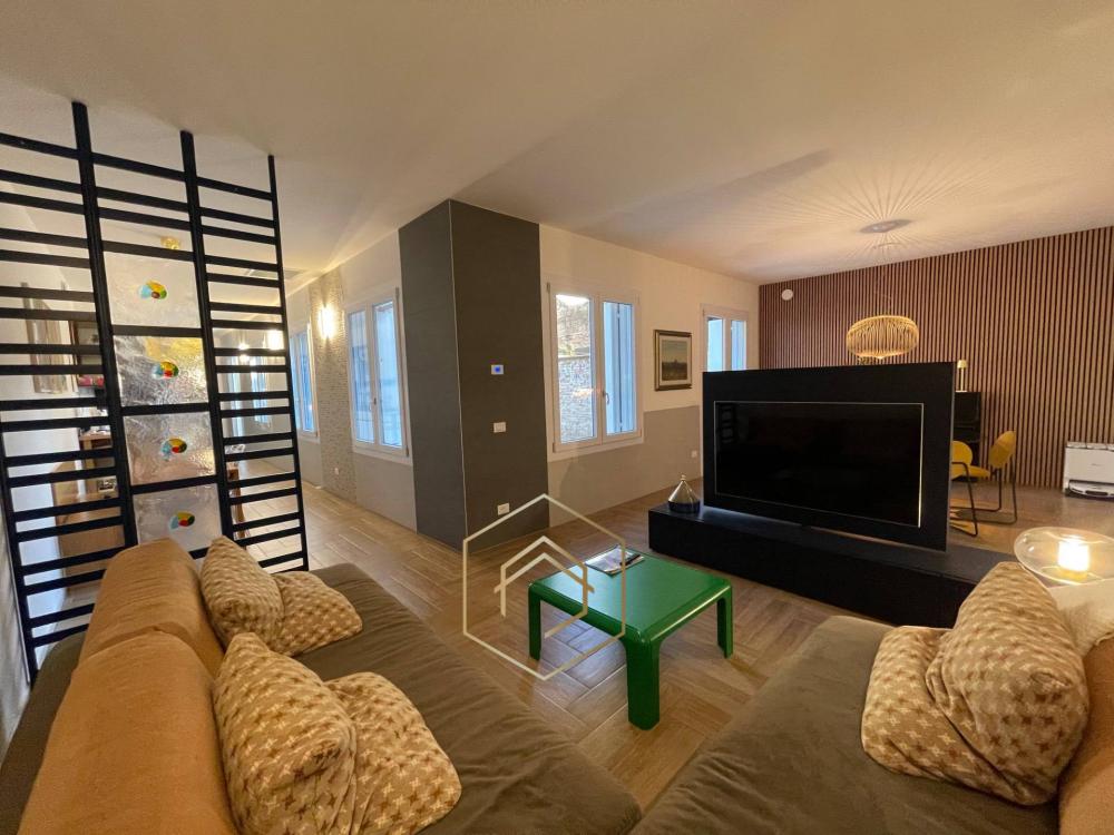 casa indipendente in vendita a Ferrara in zona Centro Storico