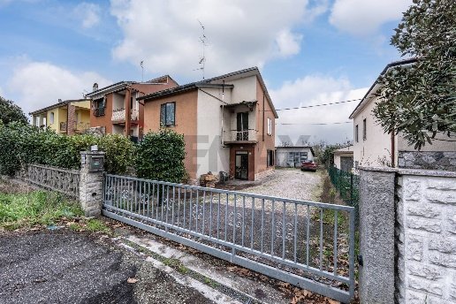 casa indipendente in vendita a Ferrara in zona Cona