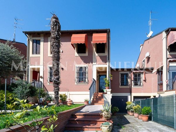 casa indipendente in vendita a Ferrara in zona Pontelagoscuro