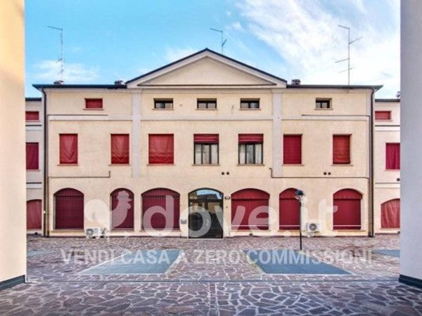 appartamento in vendita a Ferrara in zona Centro Storico