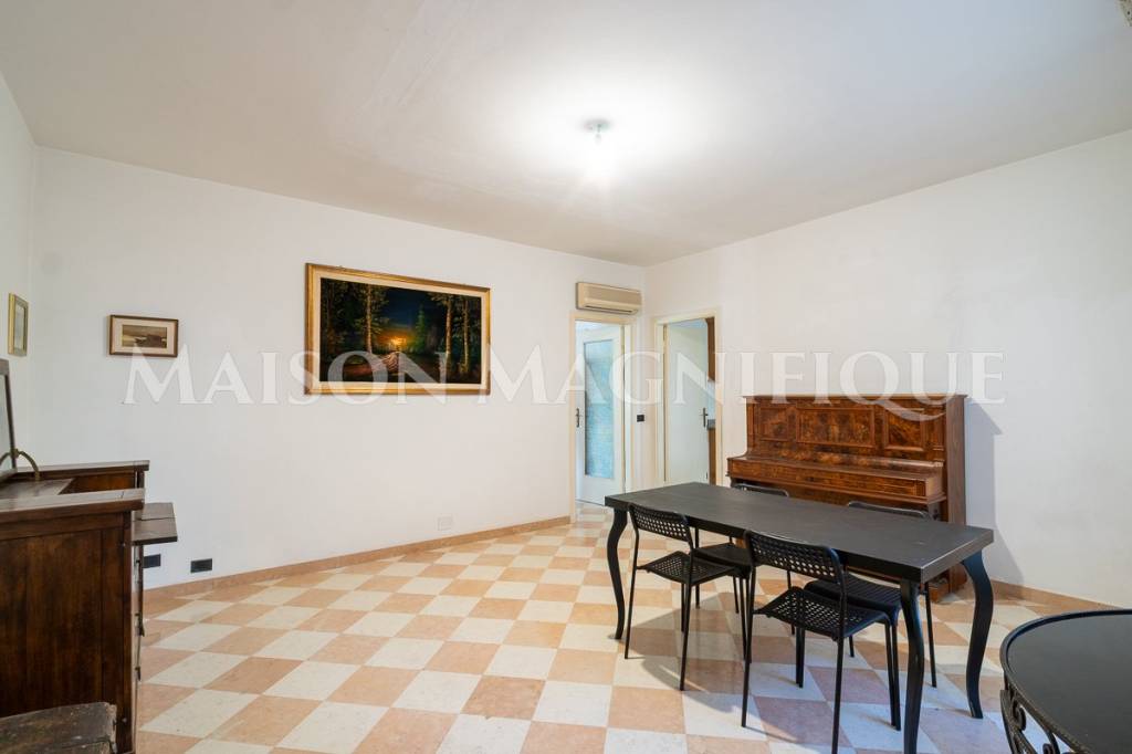 appartamento in vendita a Ferrara in zona Centro Storico